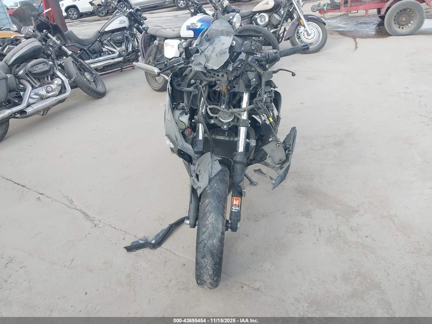 JKAEXKH13NDAH0899 2022 KAWASAKI EX photo no. 5