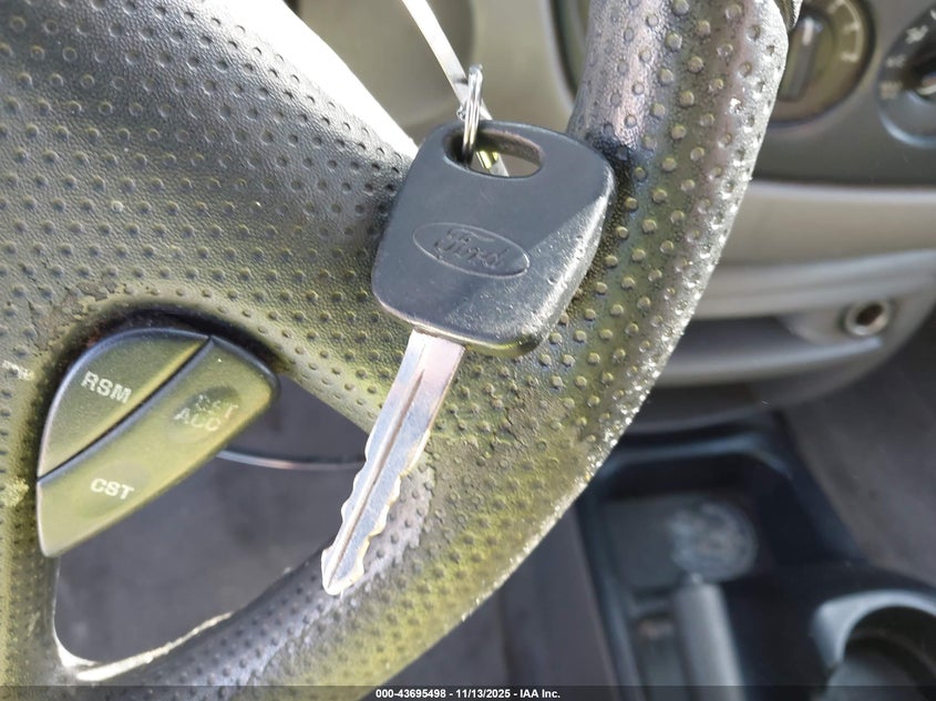 2002 Ford Escape Xls VIN: 1FMYU01122KC08737 Lot: 43695498