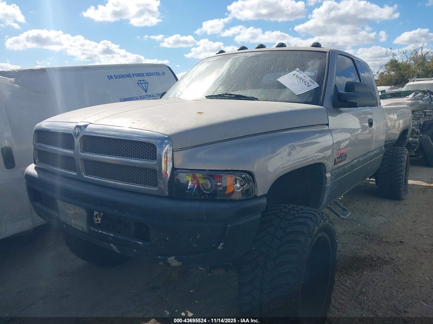 1B7MF336X1J286209 2001 DODGE RAM photo no. 2