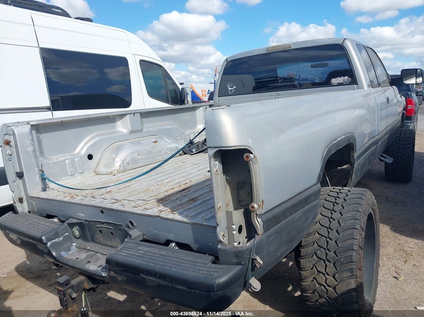 1B7MF336X1J286209 2001 DODGE RAM photo no. 4
