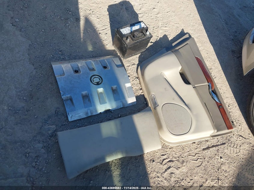 2003 Cadillac Deville Standard VIN: 1G6KD54Y33U225801 Lot: 43695582