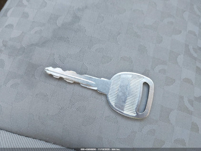 2006 Saturn Vue 4 Cyl VIN: 5GZCZ33D06S825583 Lot: 43695656