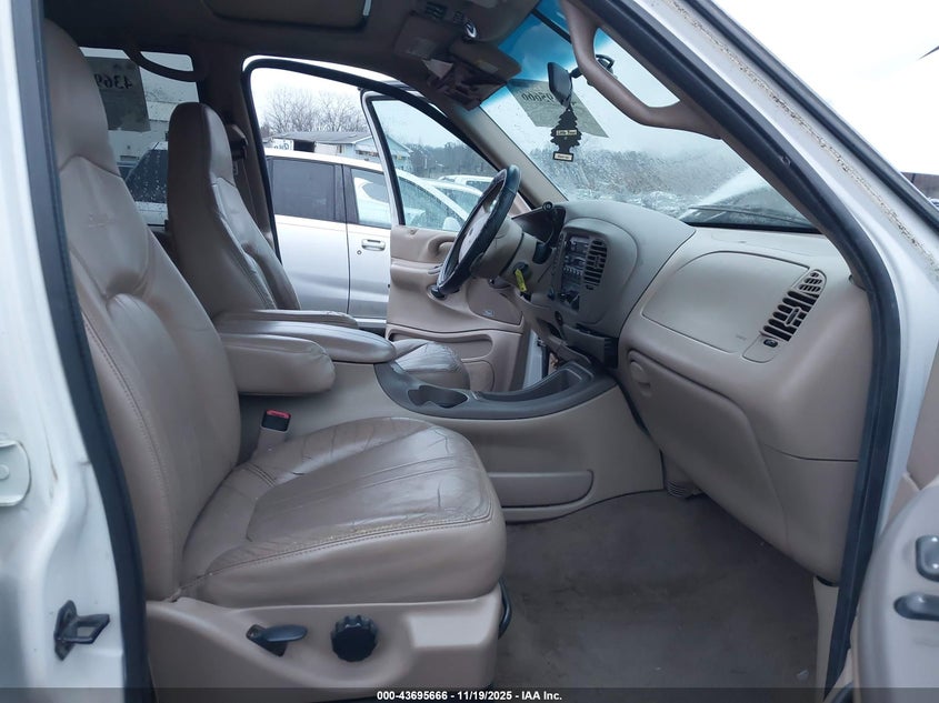 1FMPU18L8WLB17772 1998 FORD EXPEDITION photo no. 5