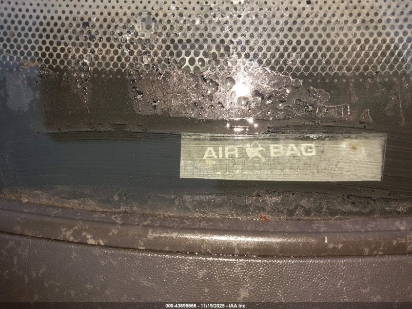 1998 Ford Expedition Eddie Bauer/Xlt VIN: 1FMPU18L8WLB17772 Lot: 43695666