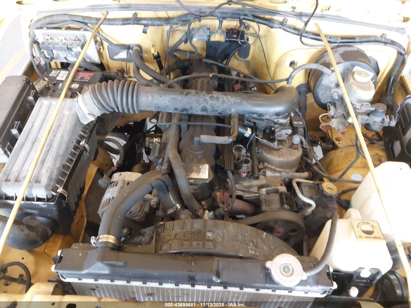 2000 Jeep Wrangler Sport VIN: 1J4FA49S5YP728459 Lot: 43695681