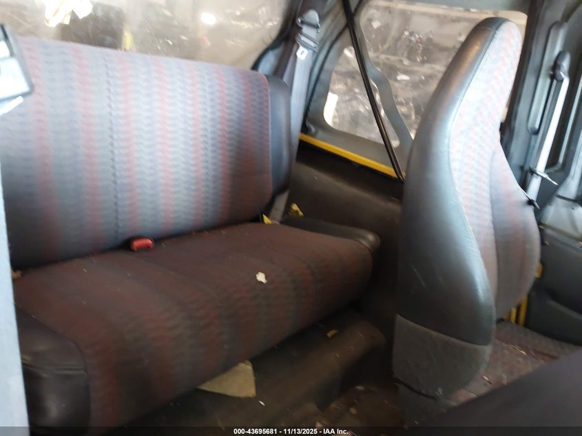 2000 Jeep Wrangler Sport VIN: 1J4FA49S5YP728459 Lot: 43695681