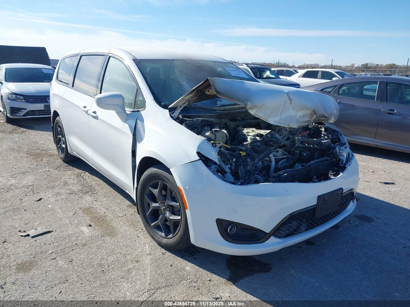 2020 CHRYSLER PACIFICA TOURING - 2C4RC1FGXLR108757