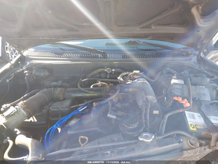 1997 Toyota Tacoma VIN: 4TAPM62N2VZ262597 Lot: 43695759