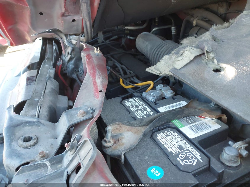 2002 Ford Escape Xls VIN: 1FMYU01B72KA52039 Lot: 43695766