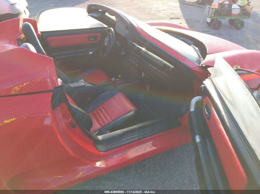 JTDFR320530056468 2003 TOYOTA MR2 photo no. 5