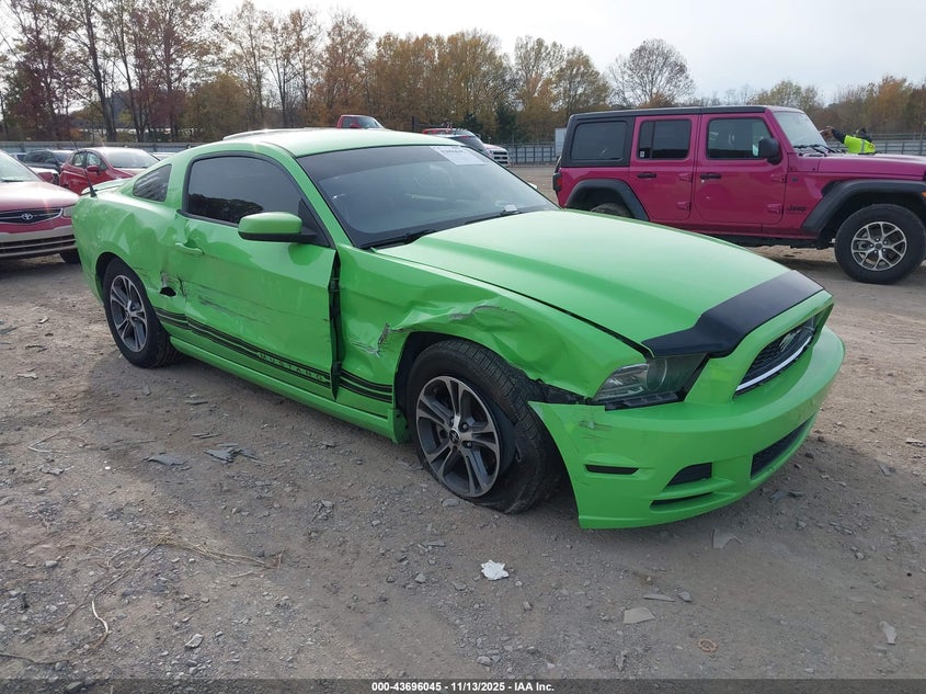FORD MUSTANG V6 PREMIUM