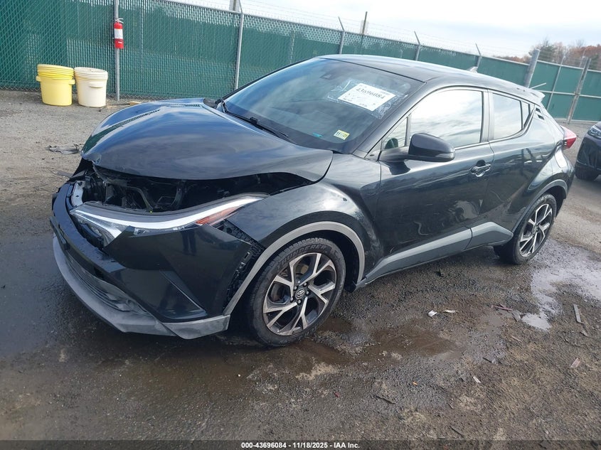 NMTKHMBX5JR002519 2018 TOYOTA C-HR photo no. 2