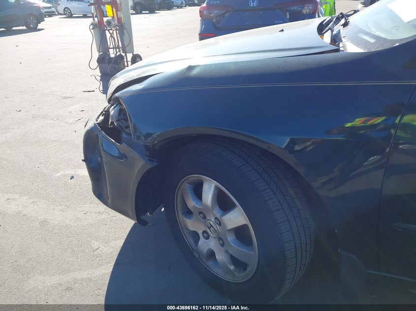 1HGCG56681A136925 2001 HONDA ACCORD photo no. 13