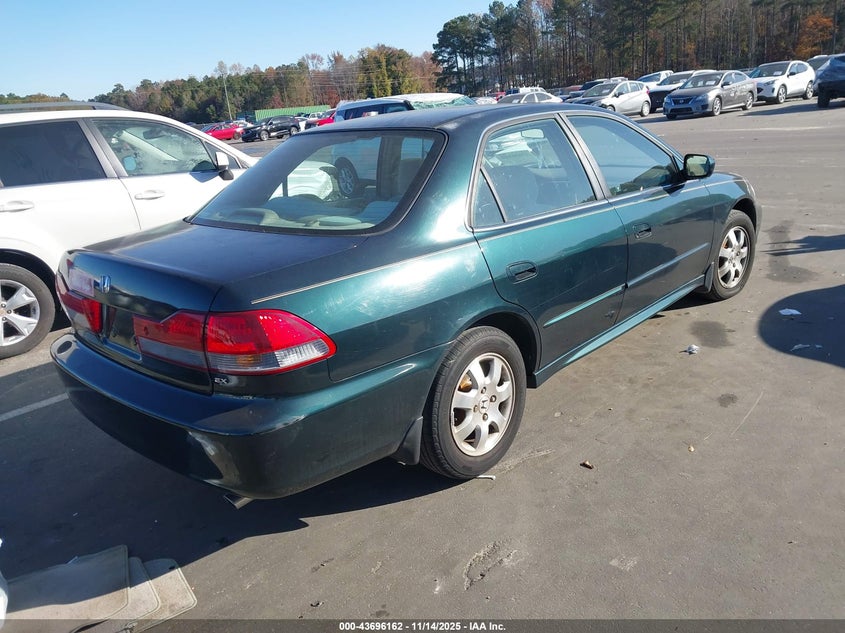 1HGCG56681A136925 2001 HONDA ACCORD photo no. 4