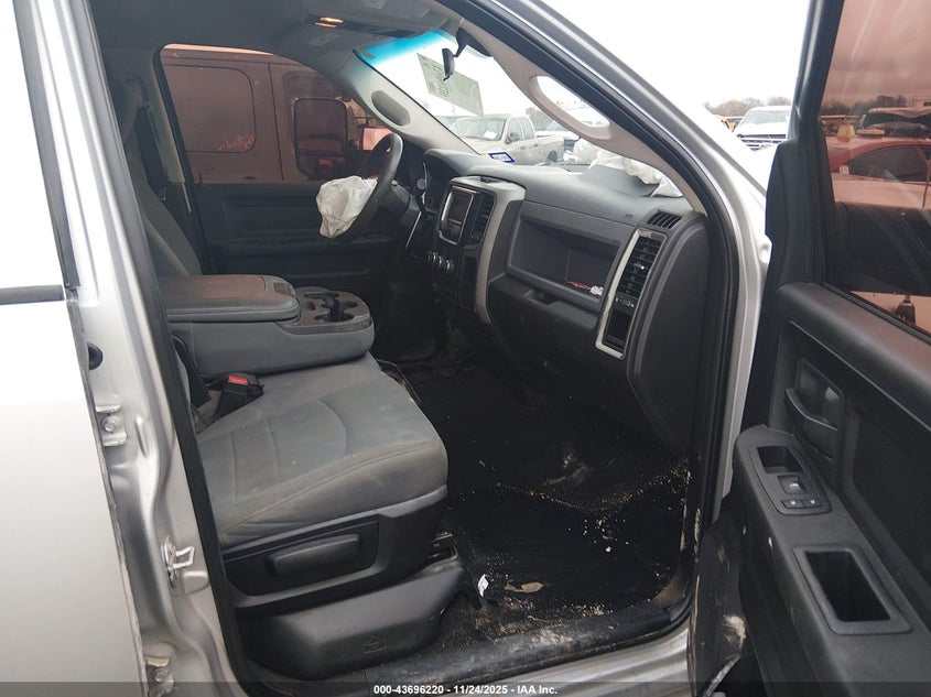 2018 Ram 3500 Tradesman 4X4 8' Box VIN: 3C63RRGL3JG239392 Lot: 43696220