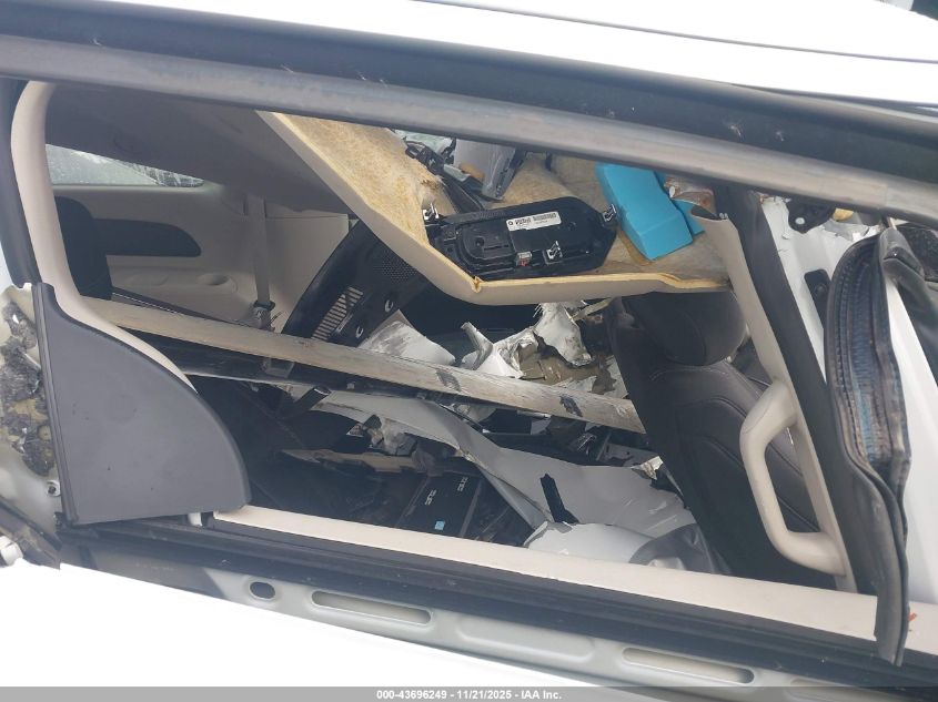 2022 Chrysler Voyager Lx VIN: 2C4RC1CG7NR132411 Lot: 43696249