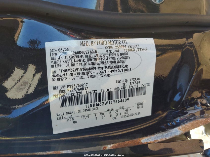 2005 Lincoln Town Car Signature Limited VIN: 1LNHM82W15Y664609 Lot: 43696262