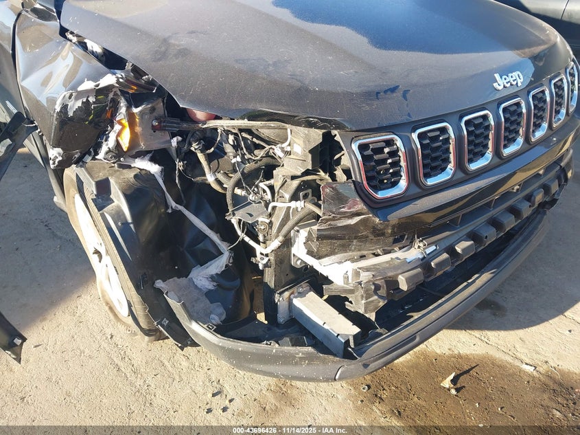 2024 Jeep Compass Latitude 4X4 VIN: 3C4NJDBN8RT100723 Lot: 43696426