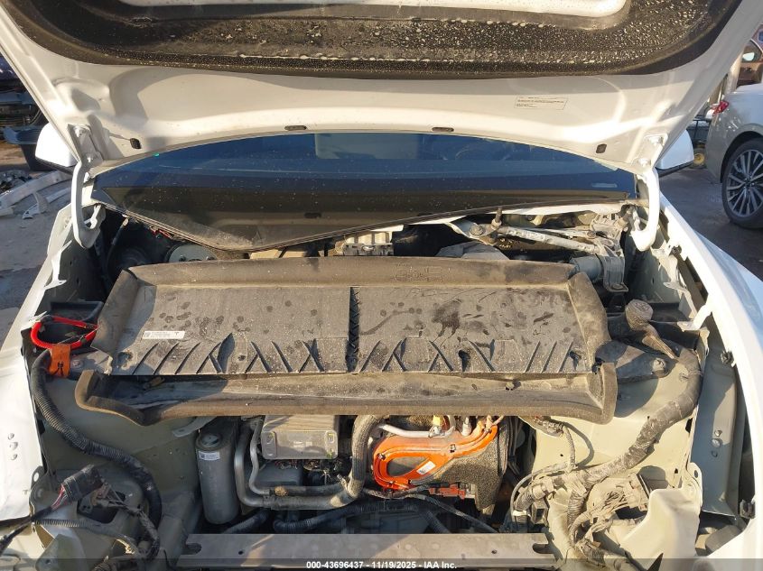 2022 Tesla Model Y Long Range Dual Motor All-Wheel Drive VIN: 7SAYGDEE1NF379788 Lot: 43696437