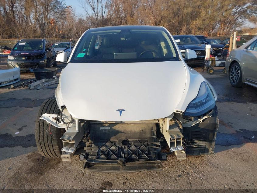 2022 Tesla Model Y Long Range Dual Motor All-Wheel Drive VIN: 7SAYGDEE1NF379788 Lot: 43696437