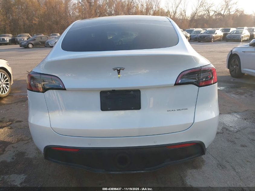 2022 Tesla Model Y Long Range Dual Motor All-Wheel Drive VIN: 7SAYGDEE1NF379788 Lot: 43696437