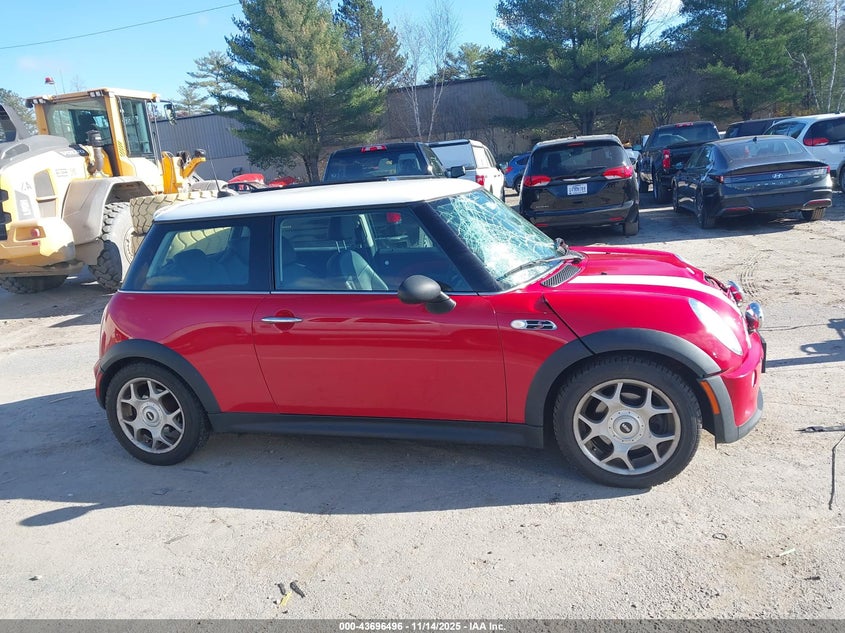 2006 Mini Cooper S VIN: WMWRE33556TJ35867 Lot: 43696496