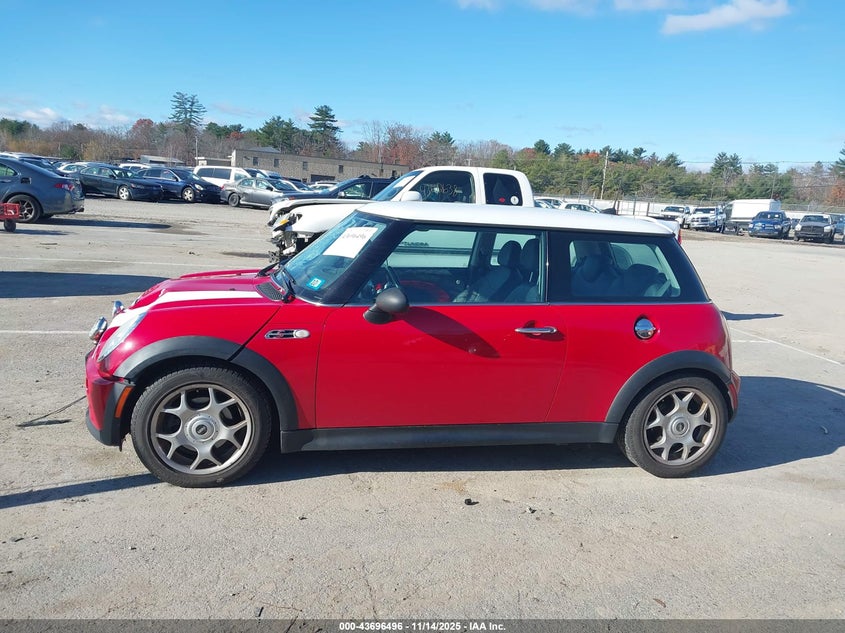2006 Mini Cooper S VIN: WMWRE33556TJ35867 Lot: 43696496