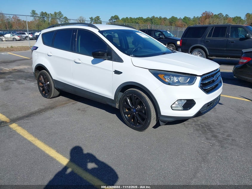 2018 FORD ESCAPE SE - 1FMCU9GD1JUD54422
