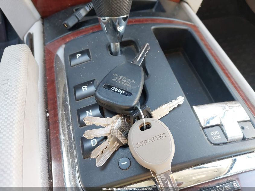 2005 Jeep Grand Cherokee Limited VIN: 1J8HR58225C678131 Lot: 43696589