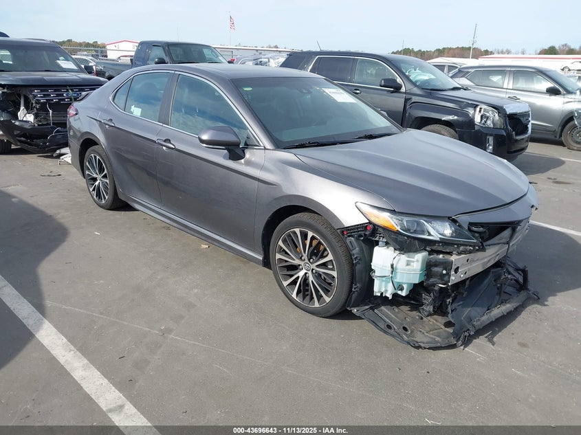 2018 TOYOTA CAMRY SE - 4T1B11HK6JU547023