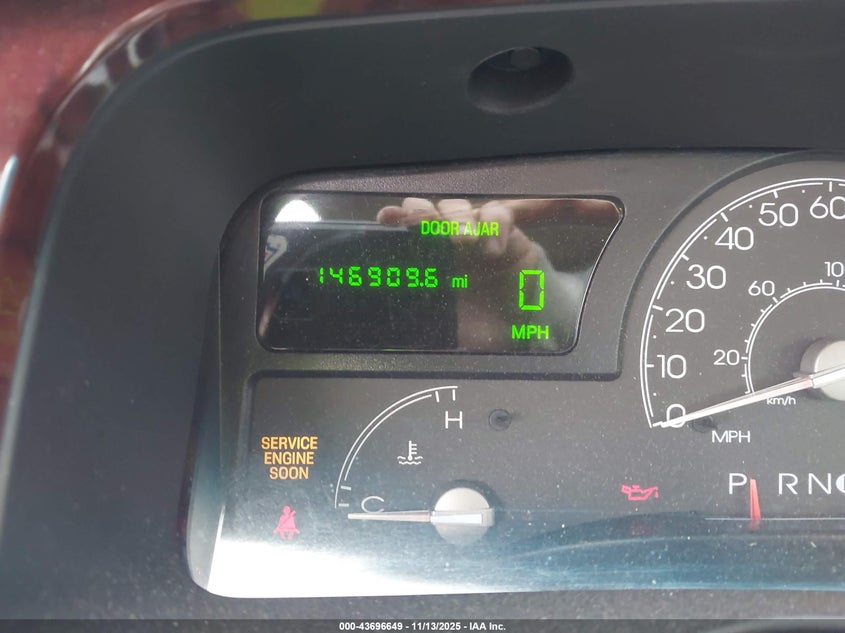 2004 Lincoln Town Car Ultimate VIN: 1LNHM83W24Y611804 Lot: 43696649