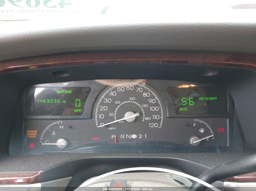 2004 Lincoln Town Car Ultimate VIN: 1LNHM83W24Y611804 Lot: 43696649