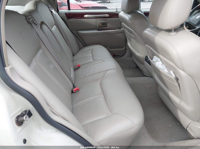 2004 Lincoln Town Car Ultimate VIN: 1LNHM83W24Y611804 Lot: 43696649