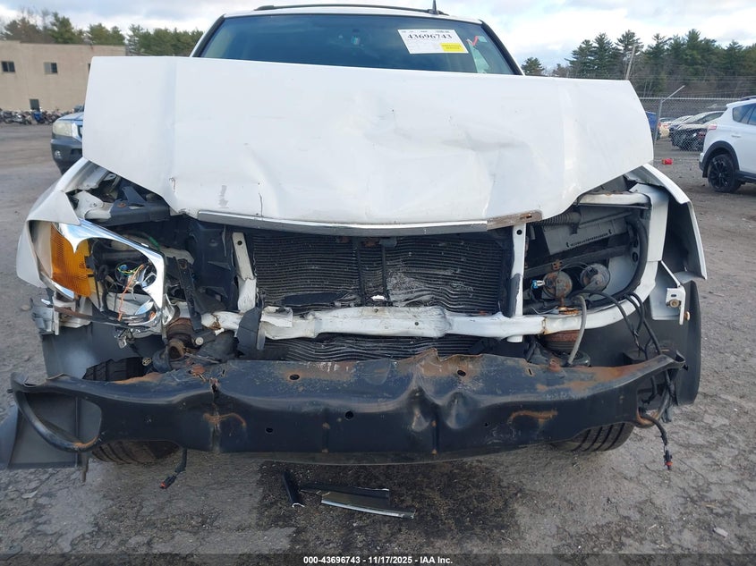 2007 GMC Envoy Sle VIN: 1GKDT13S272252332 Lot: 43696743