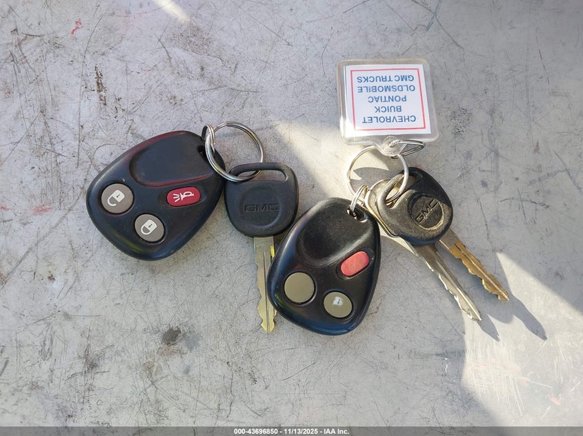 2008 GMC Envoy VIN: 1GKDT13S582174906 Lot: 43696850