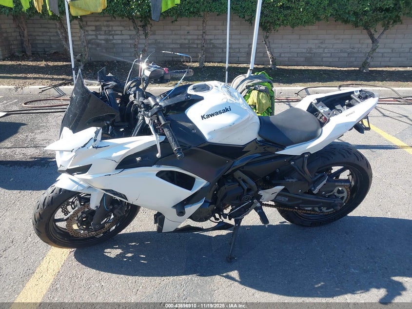 2020 Kawasaki Ex650 N VIN: ML5EXEN18LDA08325 Lot: 43696910