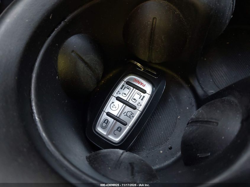 2022 Chrysler Pacifica Touring L VIN: 2C4RC1BG2NR148663 Lot: 43696925