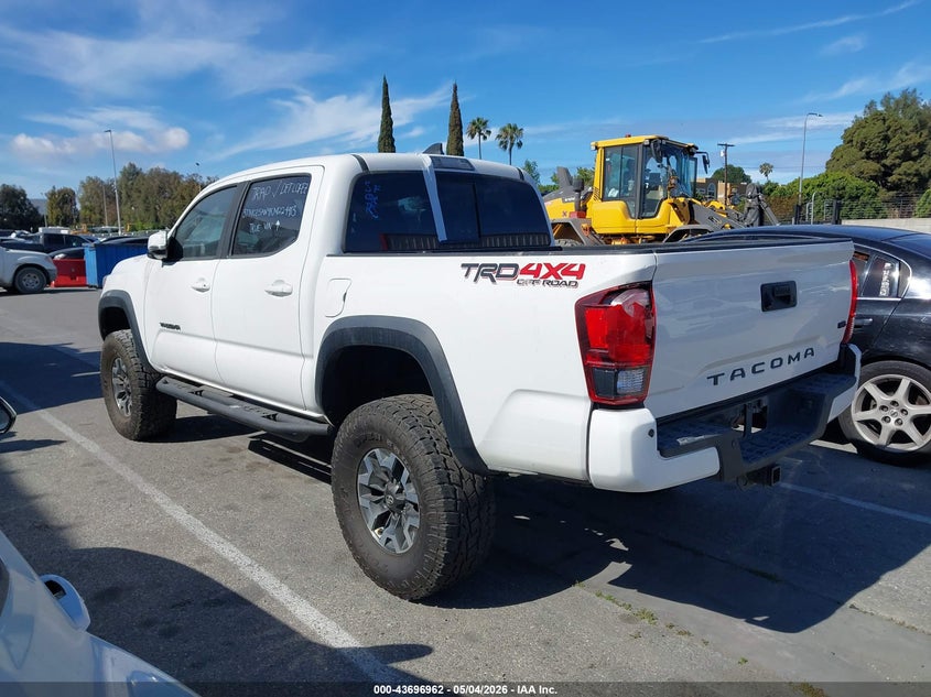 2019 TOYOTA TACOMA auction photo 3