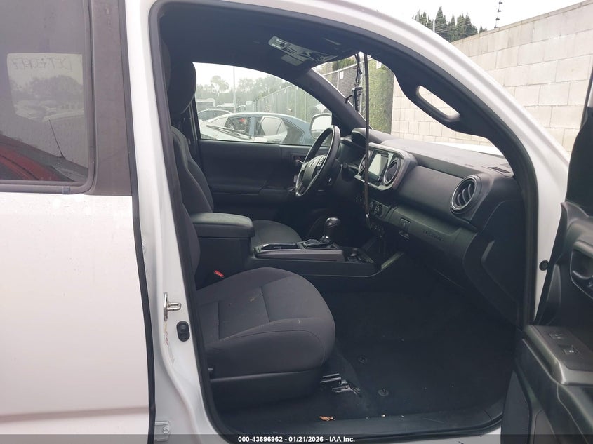 2019 TOYOTA TACOMA auction photo 5