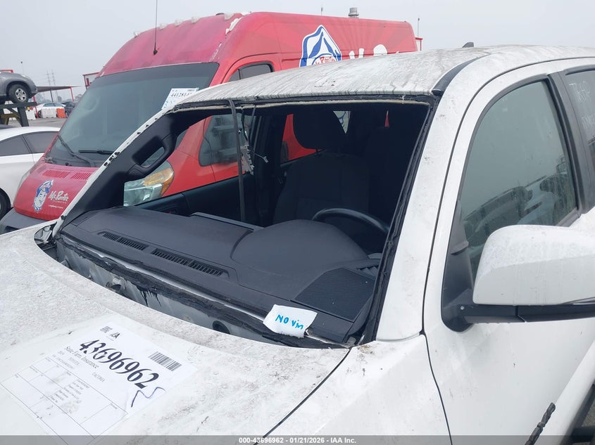 2019 TOYOTA TACOMA auction photo 6