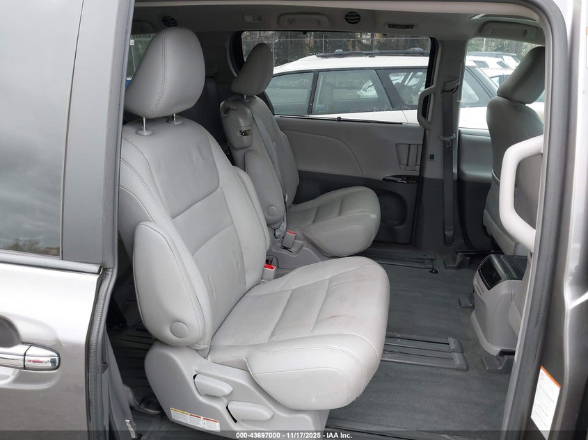 5TDYZ3DC2HS848288 2017 TOYOTA SIENNA photo no. 19