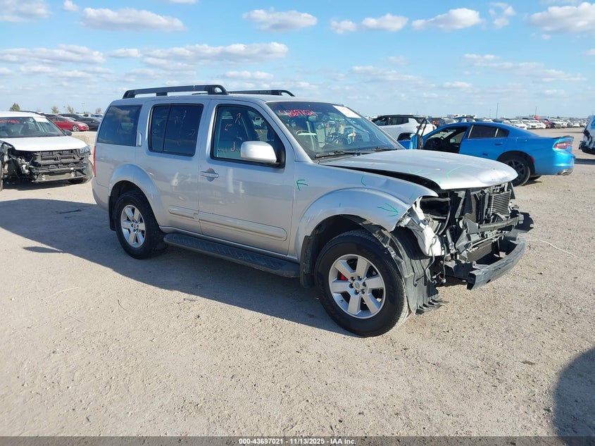 NISSAN PATHFINDER SV