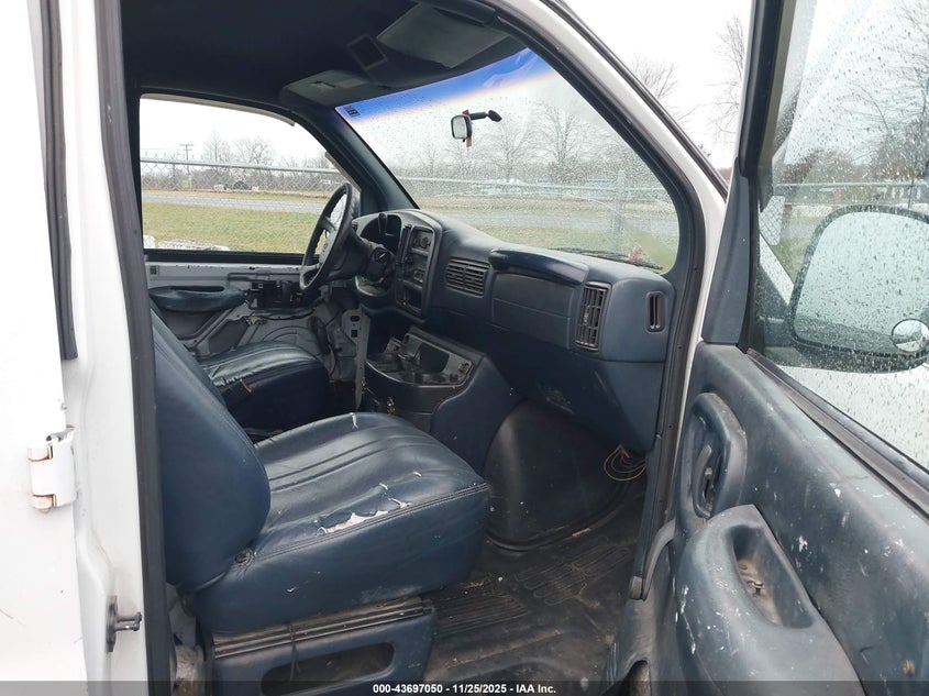 1GCHG39R5X1011999 1999 CHEVROLET EXPRESS photo no. 5