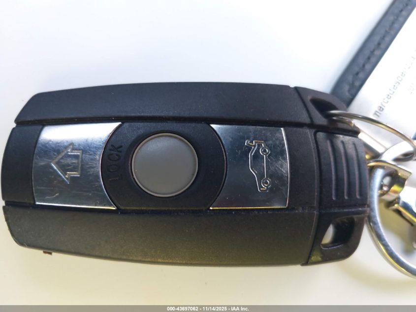 2008 BMW 328Xi VIN: WBAVC73548KP38409 Lot: 43697062