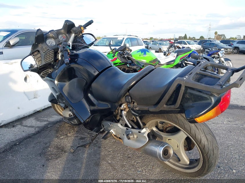 WB10418A9YZC69340 2000 BMW R 1100 photo no. 3