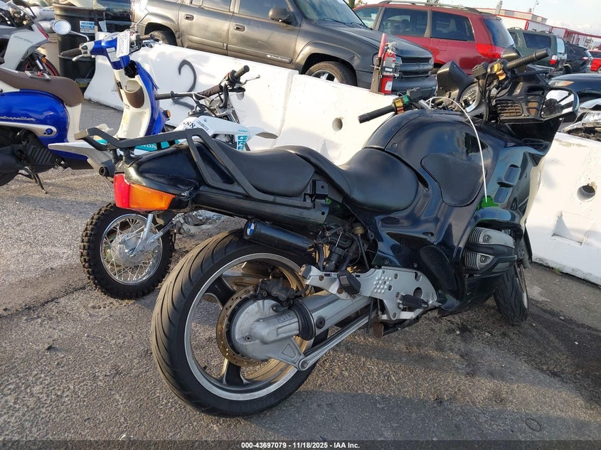 WB10418A9YZC69340 2000 BMW R 1100 photo no. 4