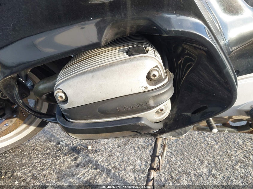 WB10418A9YZC69340 2000 BMW R 1100 photo no. 9