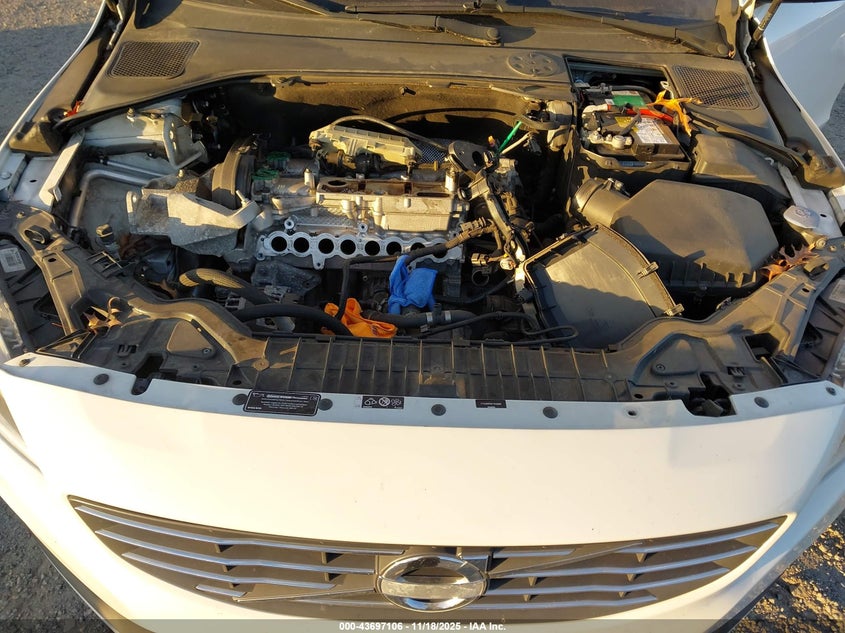 2015 Volvo S60 T5 Premier VIN: YV140MFB1F1314660 Lot: 43697106