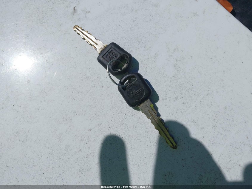 2002 Pontiac Montana M16 W/1Sa Pkg. VIN: 1GMDX03E42D155582 Lot: 43697143