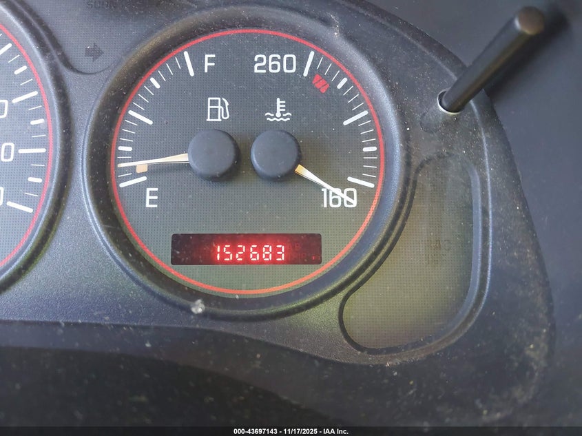 2002 Pontiac Montana M16 W/1Sa Pkg. VIN: 1GMDX03E42D155582 Lot: 43697143